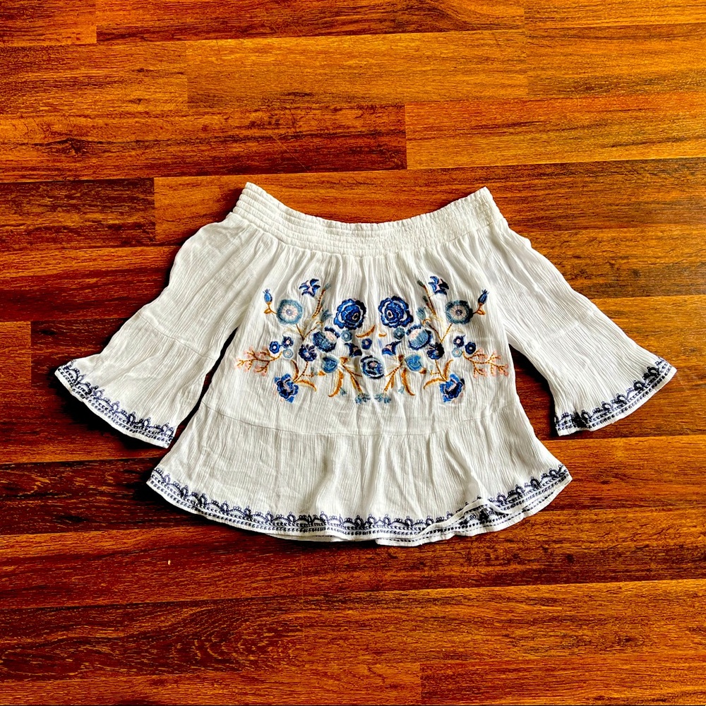 White Off Shoulder Floral Top!✨